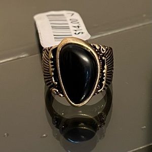Free People metal onyx ring.